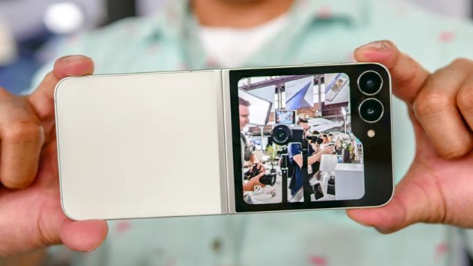 Camera Galaxy Z Flip 7 FE vẫn được tích hợp các tính năng cao cấp