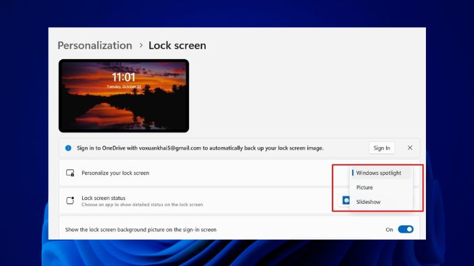 Bật Windows Spotlight để tự động đổi hình nền khóa