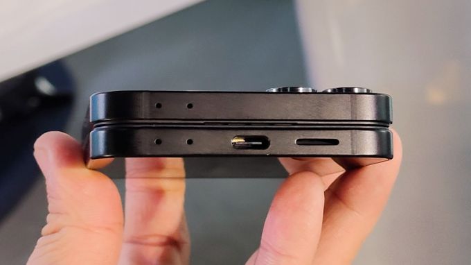 Thời lượng pin Galaxy Z Flip 7 FE không ấn tượng