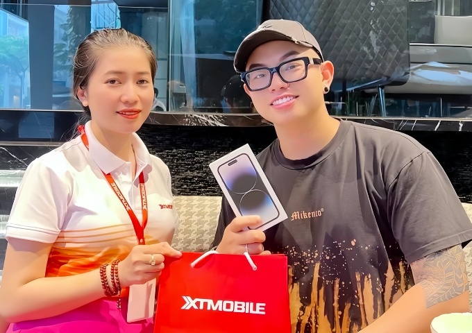 Ca sĩ Quang Đăng mua iPhone 14 Pro Max tại XTmobile