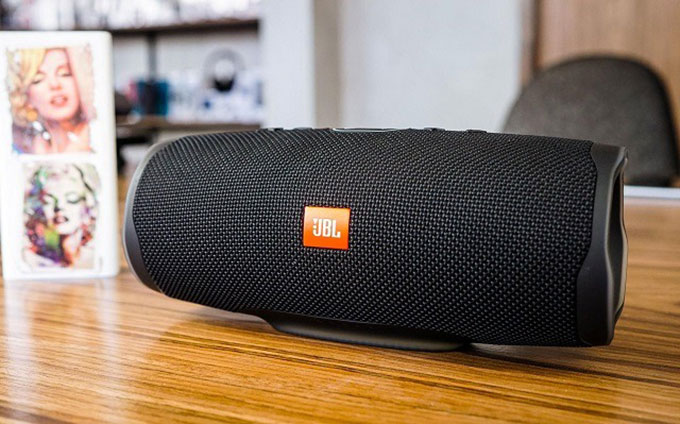 Loa bluetooth JBL chính hãng Charge cầm một tay nhỏ gọn