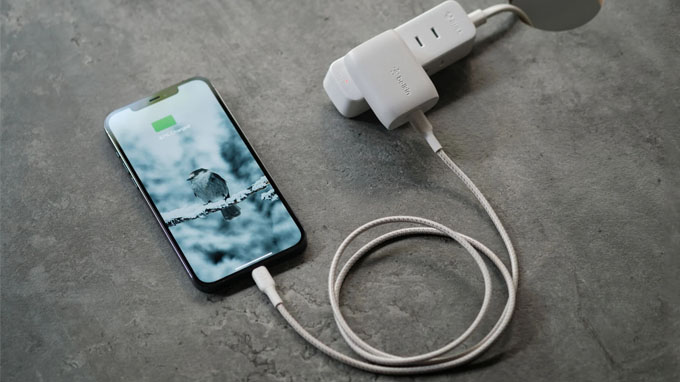 Cáp sạc đóng vai trò quan trọng