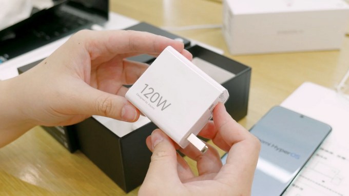 Xiaomi 14 Series sở hữu màn hình sáng nhất thế giới