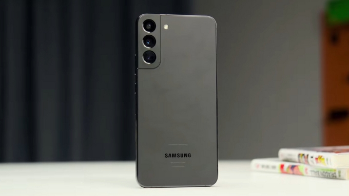 Samsung Galaxy S22 cũ là phiên bản nhỏ gọn nhất trong dòng S22 series