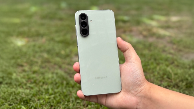 Ai nên mua dòng Samsung Galaxy A series