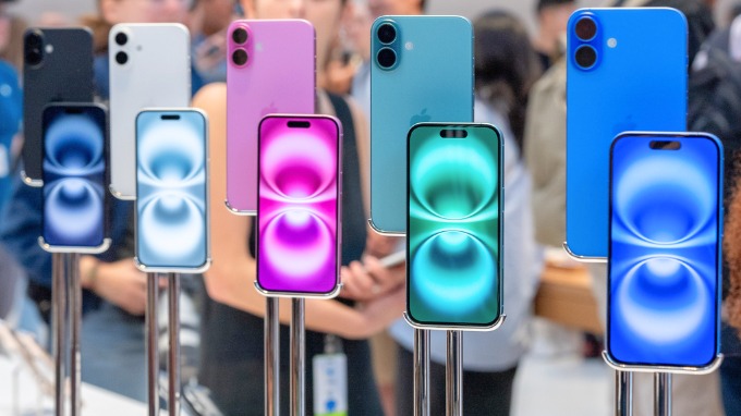 iPhone 16 cũ hàng trưng bày đến từ các quầy demo