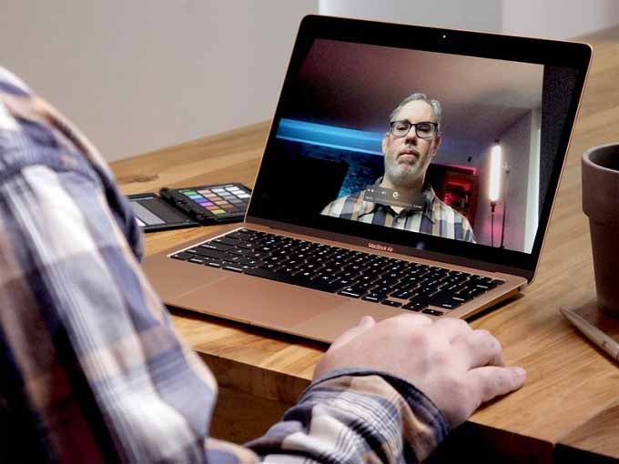 Webcam của Macbook Air M1 cho chất lượng tương tự camera điện thoại