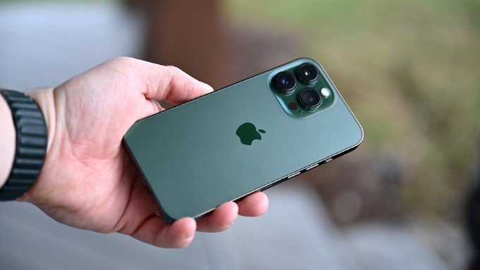 Phân loại iPhone 13 cũ theo tình trạng máy cũ trầy xước nhẹ