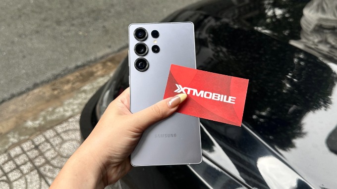 Kiểm tra ngoại quan của thiết bị khi mua điện thoại cũ