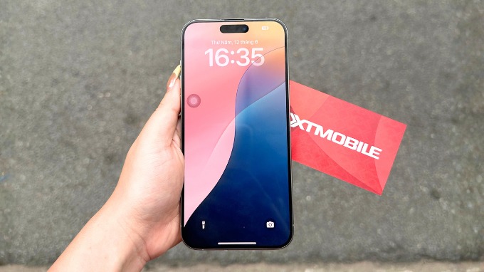 Màn hình OLED sắc nét, mượt mà