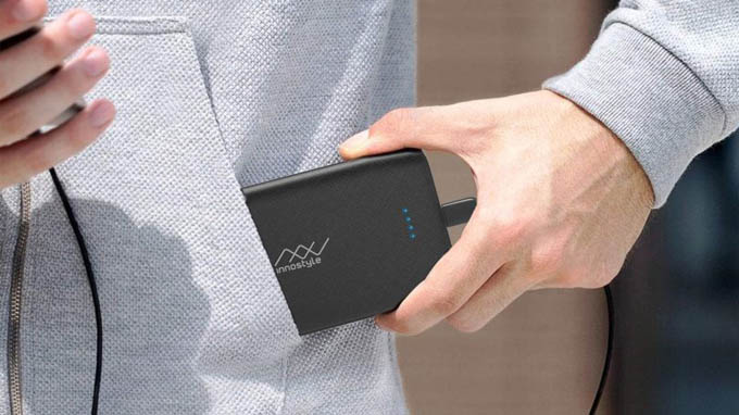 Sạc dự phòng Innostyle nhỏ gọn, dễ mang theo bên mình