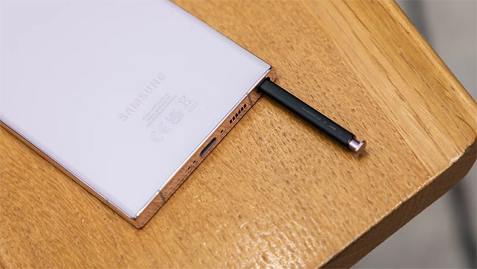 Khung máy phẳng hơn trên Samsung Galaxy S23 Ultra 256GB