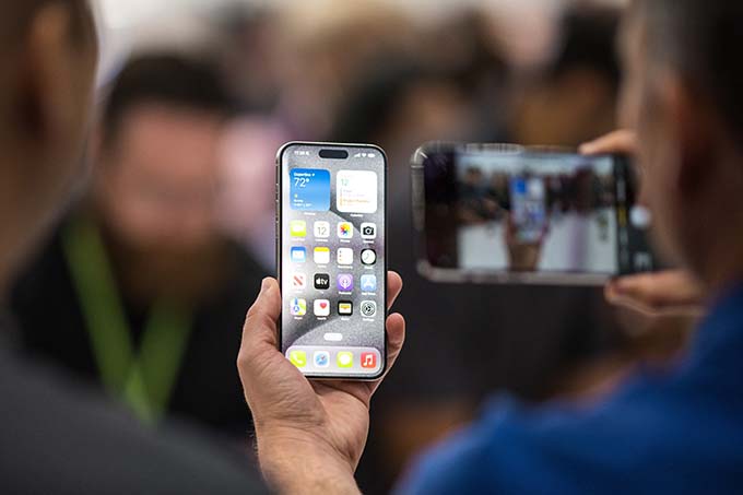 Ai nên mua iPhone 15 Pro Max bản 1TB?