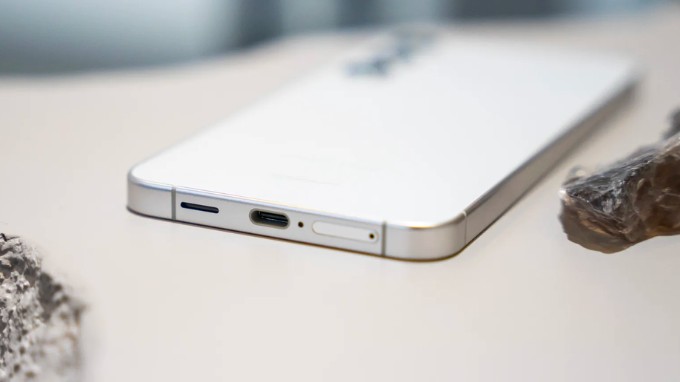 Pin và sạc trên Samsung Galaxy S24 256GB