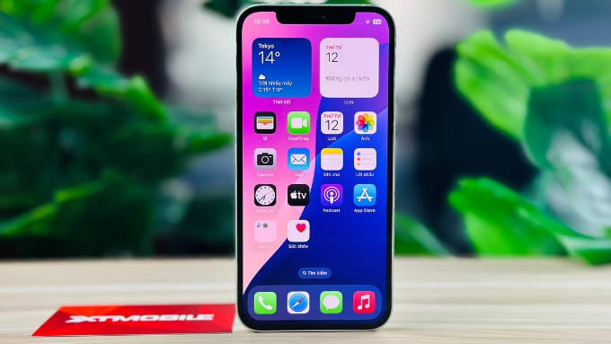 Máy sở hữu màn hình Super Retina XDR OLED 6.1 inch với độ phân giải 1170 x 2532 pixel cùng mật độ 460 ppi