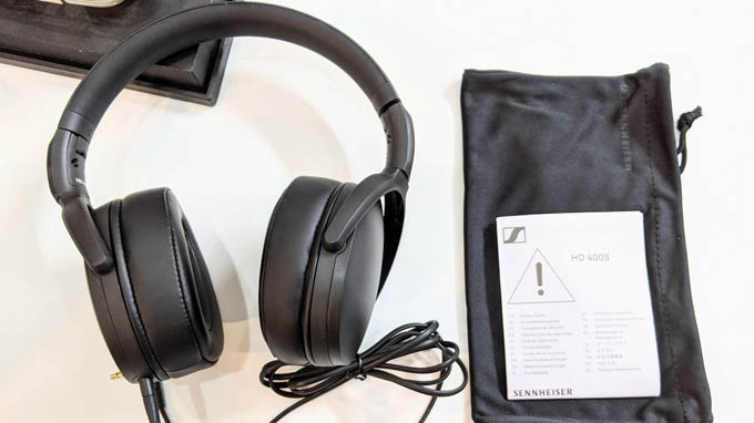 Thiết kế tai nghe chụp tai Sennheiser HD400s đẹp và hiện đại