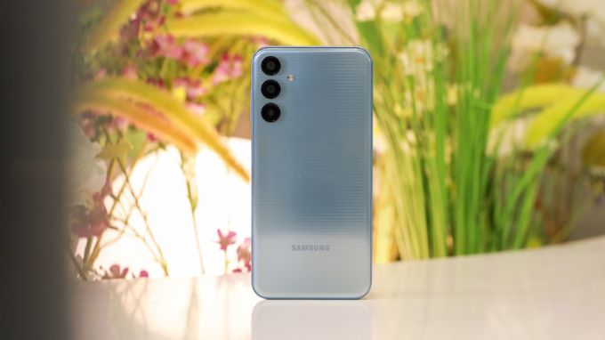 Thiết kế đẳng cấp, tinh tế đi kèm nhiều phiên bản màu hiện đại