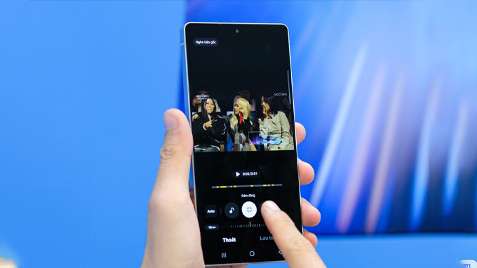 Thiết kế mềm mại, bắt mắt của Samsung S25 512GB