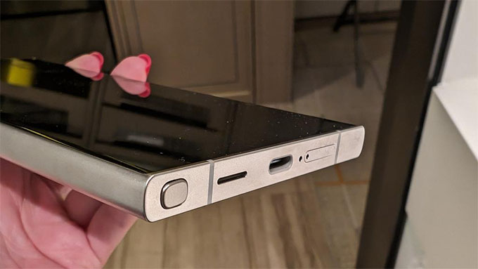 Samsung S24 Ultra 256GB bản Mỹ cũ được hoàn thiện từ khung titan bền hơn