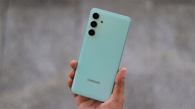 Galaxy M55 5G sở hữu thiết kế tinh tế với độ mỏng 7.8mm