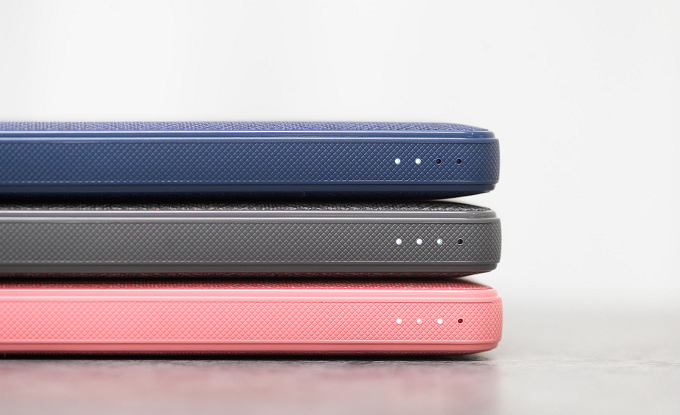 Được trang bị dải đèn Led giúp thông báo tình trạng pin 