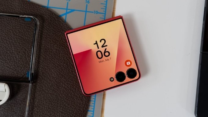 Đánh giá pin và sạc của Samsung Z Flip 7 512GB