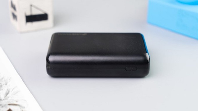 Pin sạc dự phòng Polymer Umetravel TRIP20C 20000mAh hoàn thiện cao với vật liệu nhựa cao cấp
