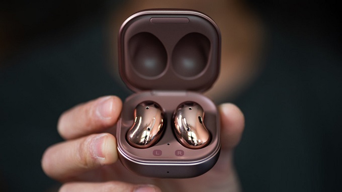 Galaxy Buds Live có thiết kế đặc trưng, vừa vặn, thoải mái sử dụng trong thời gian dài.