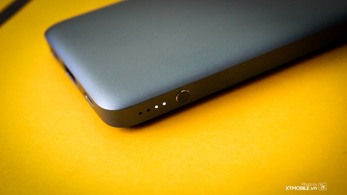 Được trang bị dải đèn Led giúp thông báo tình trạng pin