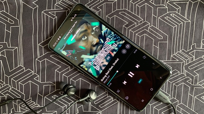 Tai nghe hỗ trợ kết nối qua cổng USB Type C mới nhất