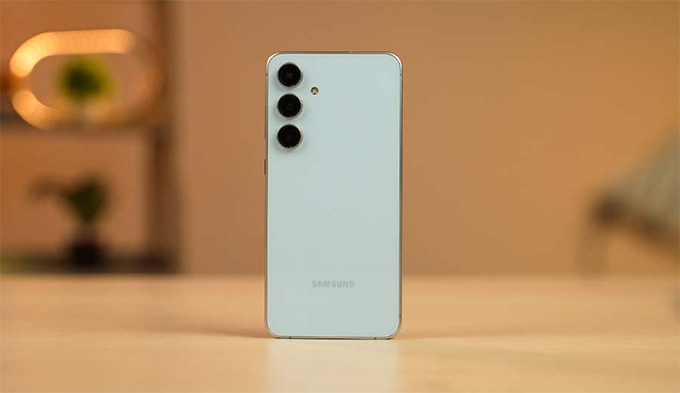 Galaxy S24 FE 128GB vẫn trang bị hệ thống camera giống như Galaxy S23 F