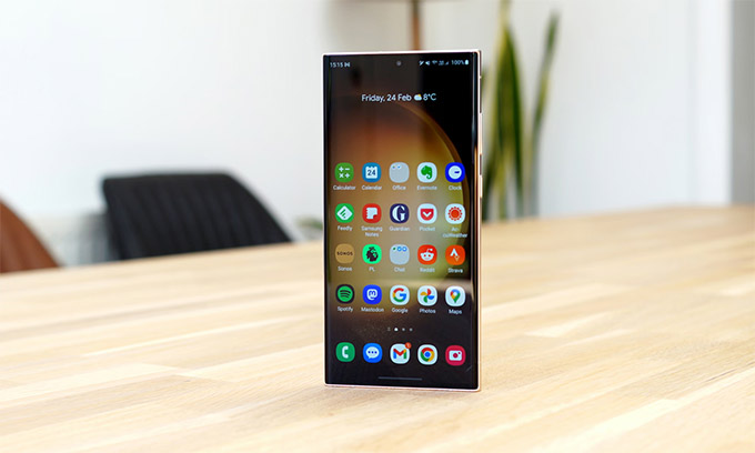 Màn hình Samsung Galaxy S23 Ultra cũ vẫn là một trong những điểm nhấn đáng giá