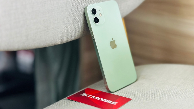 Máy được trang bị chip A14 Bionic với CPU 6 lõi và GPU 4 lõi, kết hợp 4GB RAM, mang đến khả năng xử lý nhanh nhạy