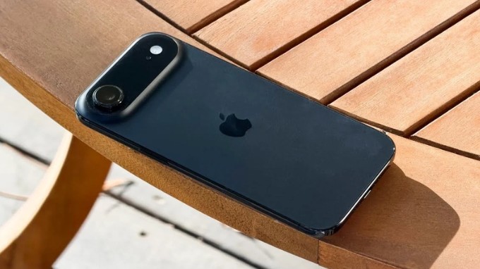 iPhone Air 256GB cũ 97% sở hữu thiết kế mỏng nhẹ