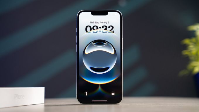 Màn hình Super Retina XDR sắc nét, hiển thị chân thực