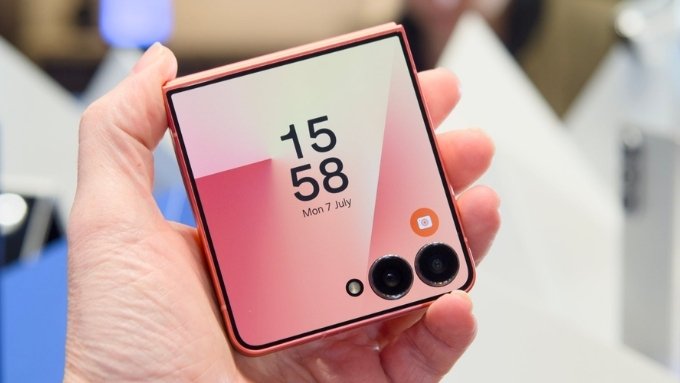 Màn hình phụ của Galaxy Z Flip 7