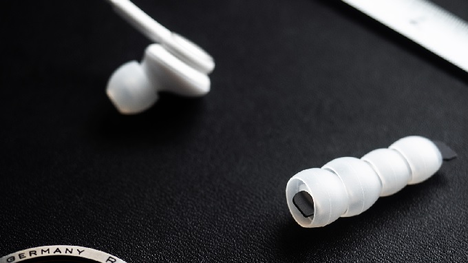 Tai nghe AKG S20 đi kèm nhiều kích thước nút tai