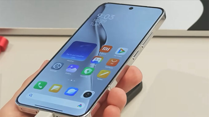 Xiaomi 15 Pro tự hào có màn hình OLED 6,73 inch