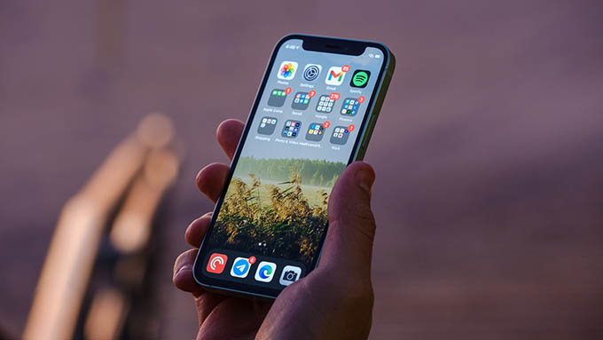 Màn hình OLED Super Retina XDR 5.4 inch sắc nét trên iPhone 12 mini 256GB cũ 97%