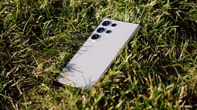 Thiết kế Samsung Galaxy S25 Ultra quen thuộc nhưng mềm mại hơn