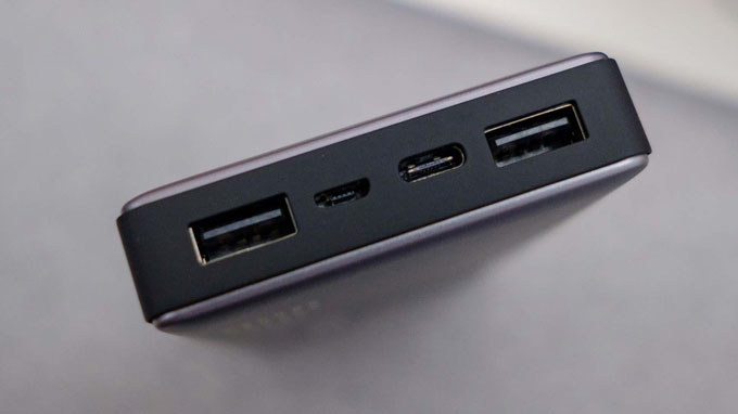 Hỗ trợ sạc cùng lúc 2 thiết bị