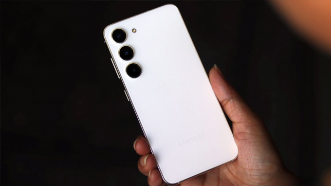 Thiết kế Samsung Galaxy S25 5G 512GB nhỏ gọn, dễ cầm nắm hơn