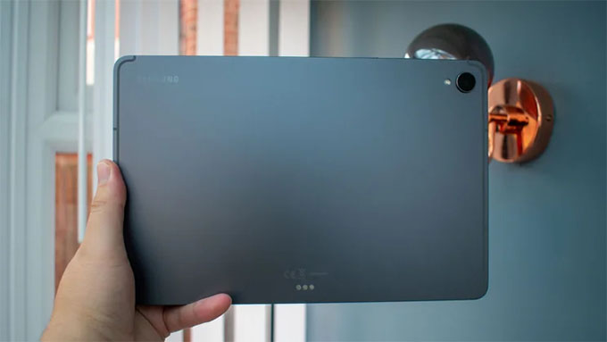 Galaxy Tab S11 Wifi CTy duy trì ngôn ngữ thiết kế phẳng