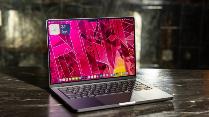 Màn hình Liquid Retina XDR hiển thị chính xác, độ sáng vượt trội