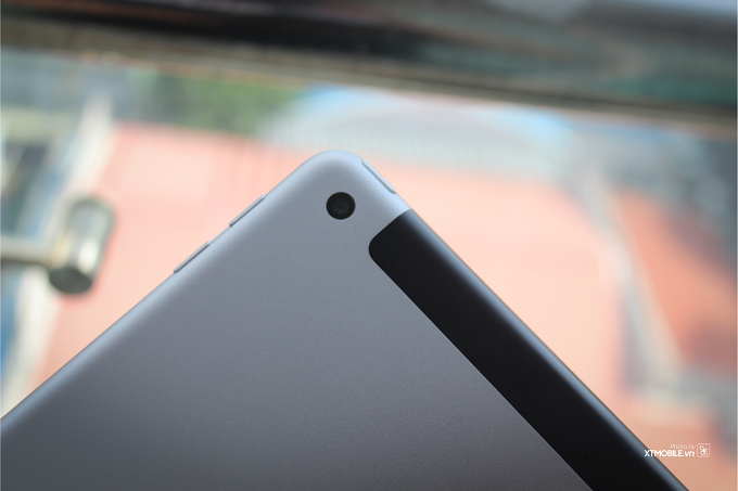 Camera của iPad Gen 5 vẫn đủ dùng và viên pin là điểm sáng