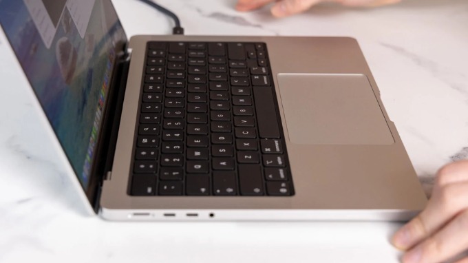 MacBook Pro M5 Pro 14 inch (15CPU-16GPU) được trang bị hệ thống cổng kết nối đầy đủ