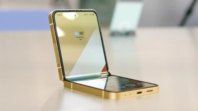Màn hình chính của Galaxy Z Flip 6