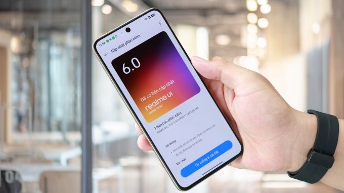 cảm giác cầm nắm của Realme 15 5G