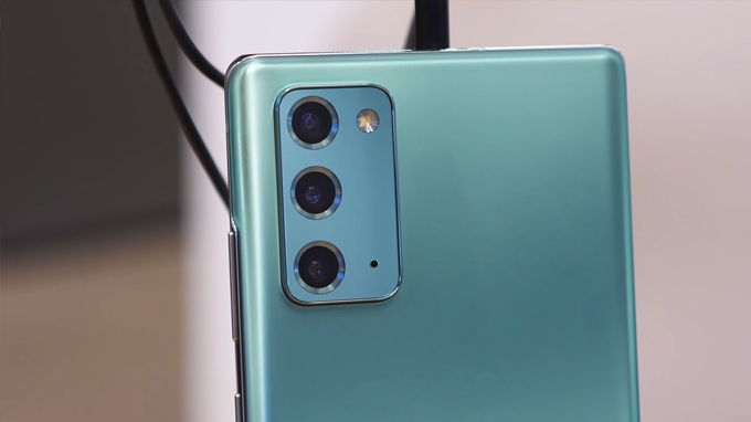  dùng bút S-Pen trên Galaxy Note 20 5G để điều khiển từ xa tiện lợi