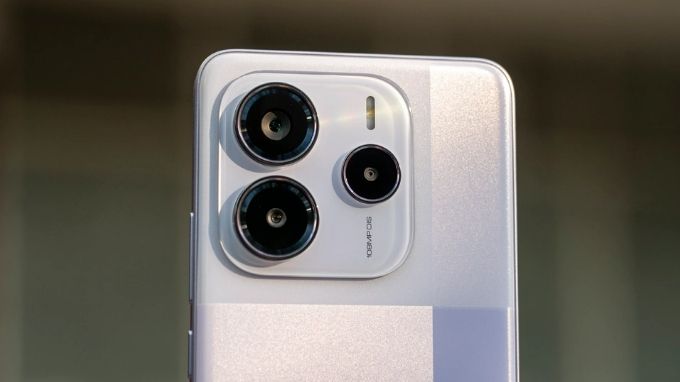 Camera khủng kèm chống rung OIS